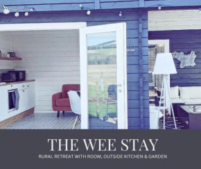 The Wee Stay - Rural Guest Suite with outdoors Kitchen and covered Livingroom area